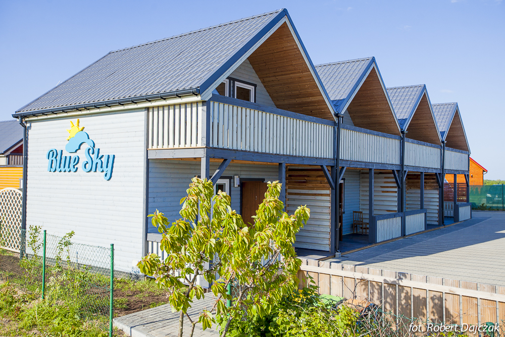 Domki w zbaudowie szeregowej w Rewalu